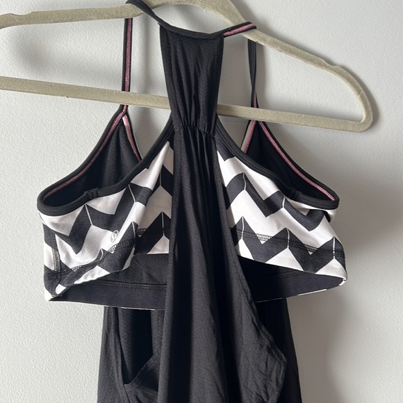 Lululemon tank size 8 - Picture 3 of 5